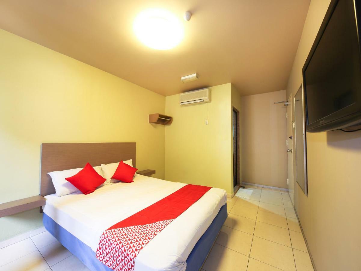Oyo 434 Marbella Hotel Johor Bahru Buitenkant foto