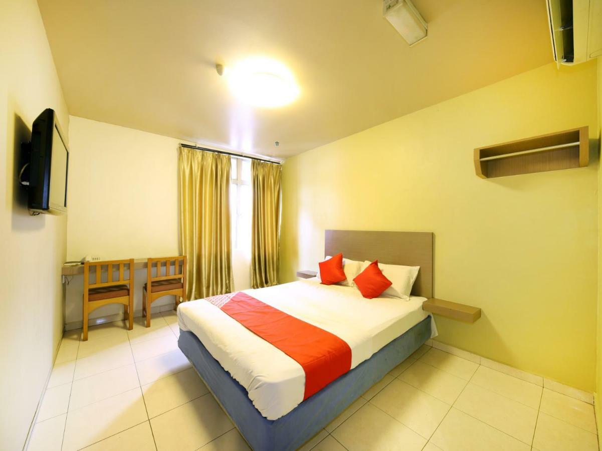 Oyo 434 Marbella Hotel Johor Bahru Buitenkant foto