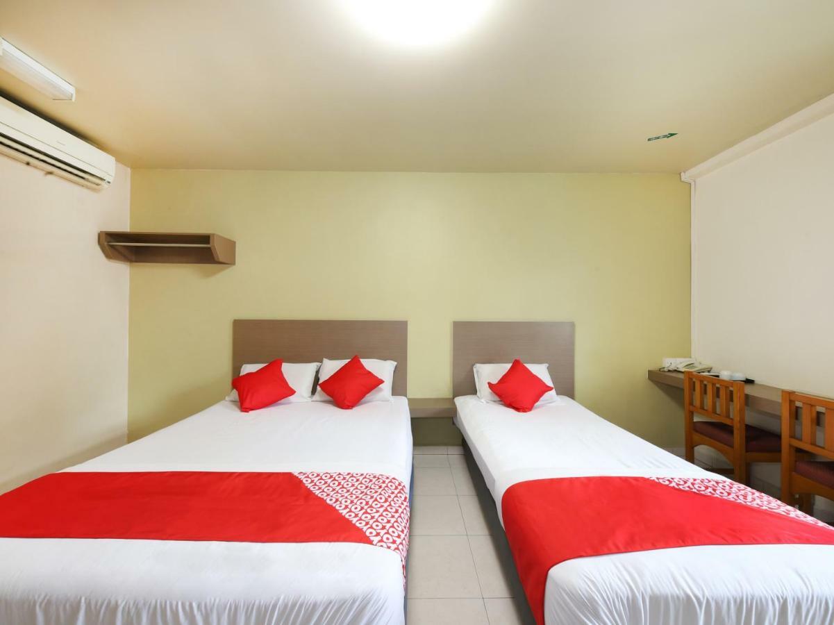 Oyo 434 Marbella Hotel Johor Bahru Buitenkant foto