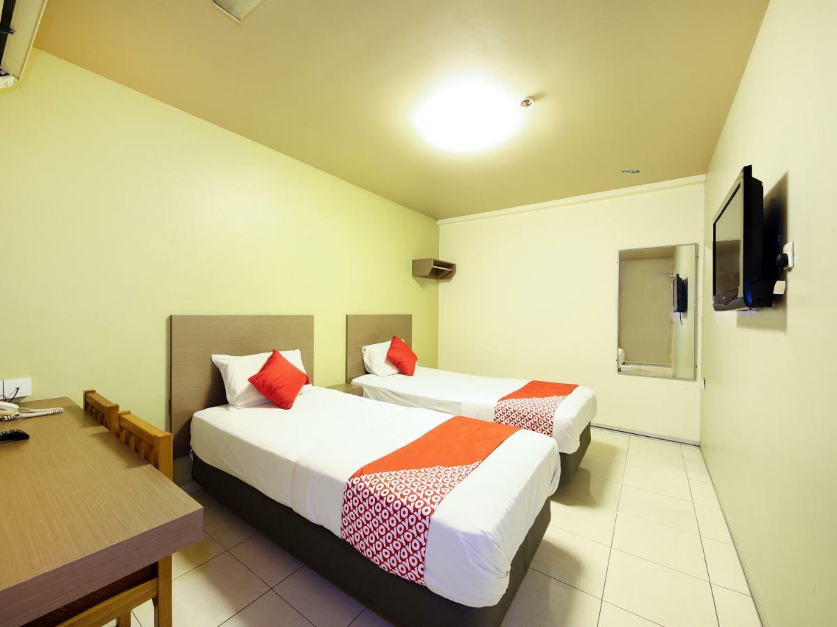 Oyo 434 Marbella Hotel Johor Bahru Buitenkant foto