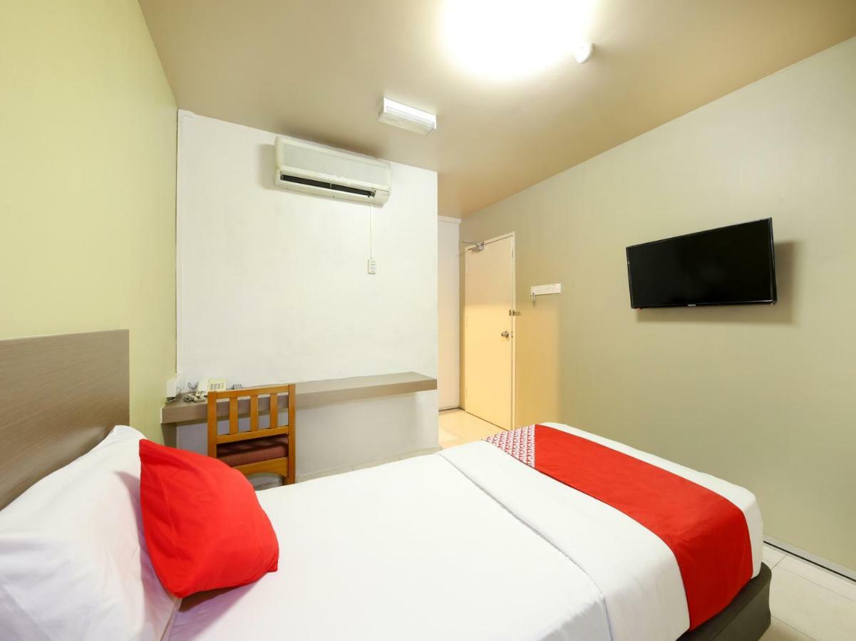 Oyo 434 Marbella Hotel Johor Bahru Buitenkant foto