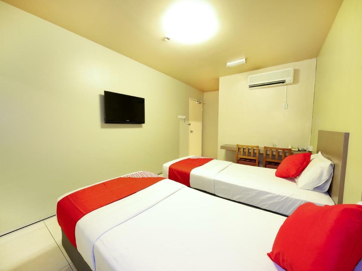 Oyo 434 Marbella Hotel Johor Bahru Buitenkant foto