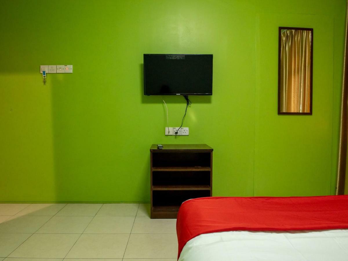 Oyo 434 Marbella Hotel Johor Bahru Buitenkant foto