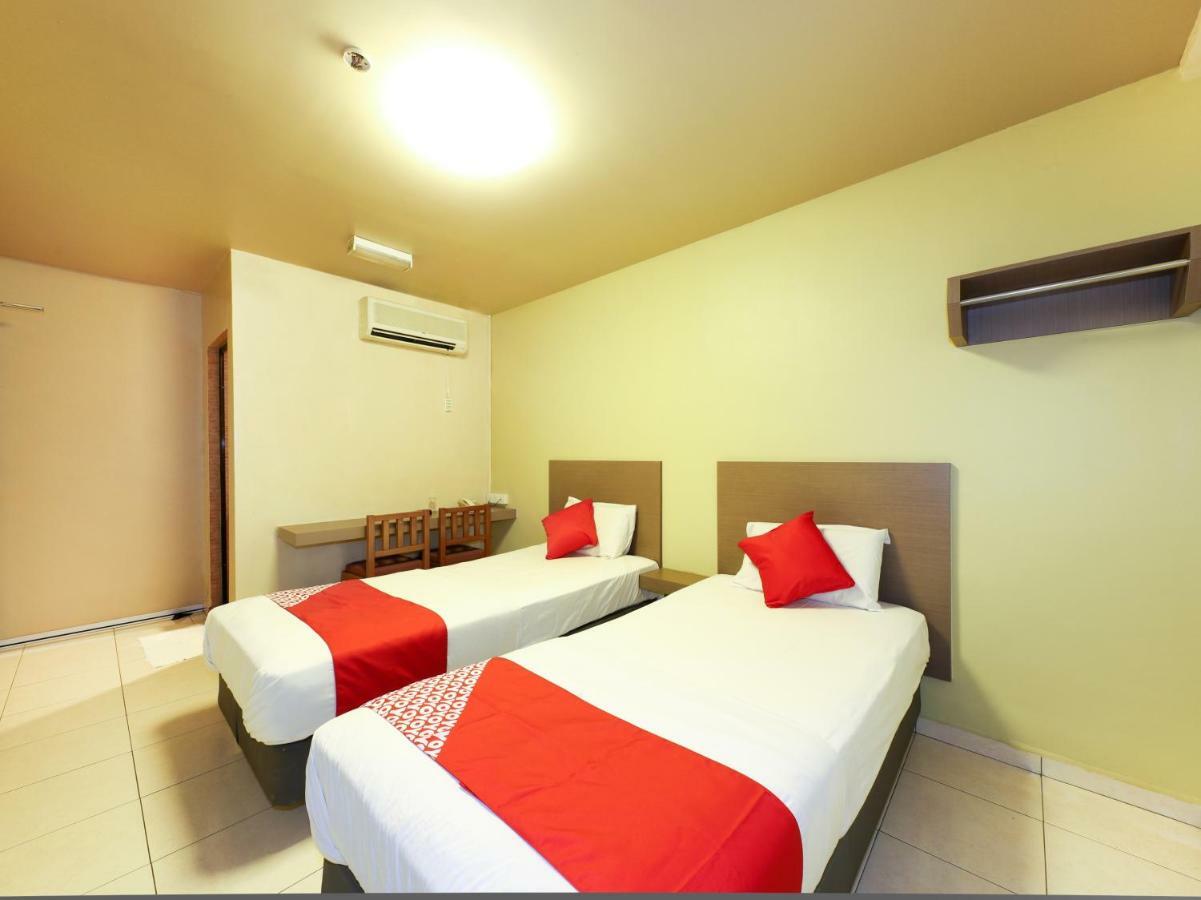Oyo 434 Marbella Hotel Johor Bahru Buitenkant foto