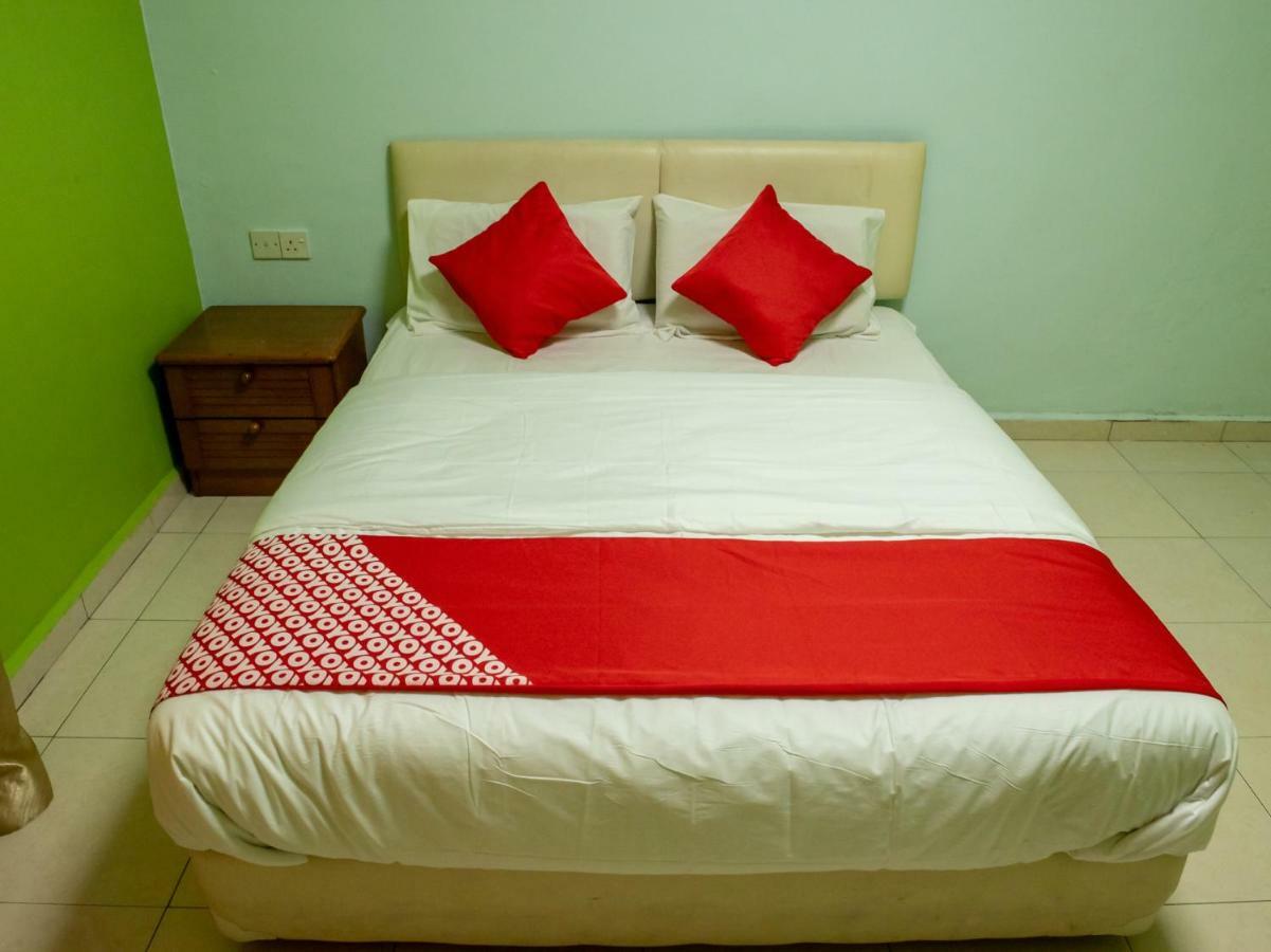 Oyo 434 Marbella Hotel Johor Bahru Buitenkant foto