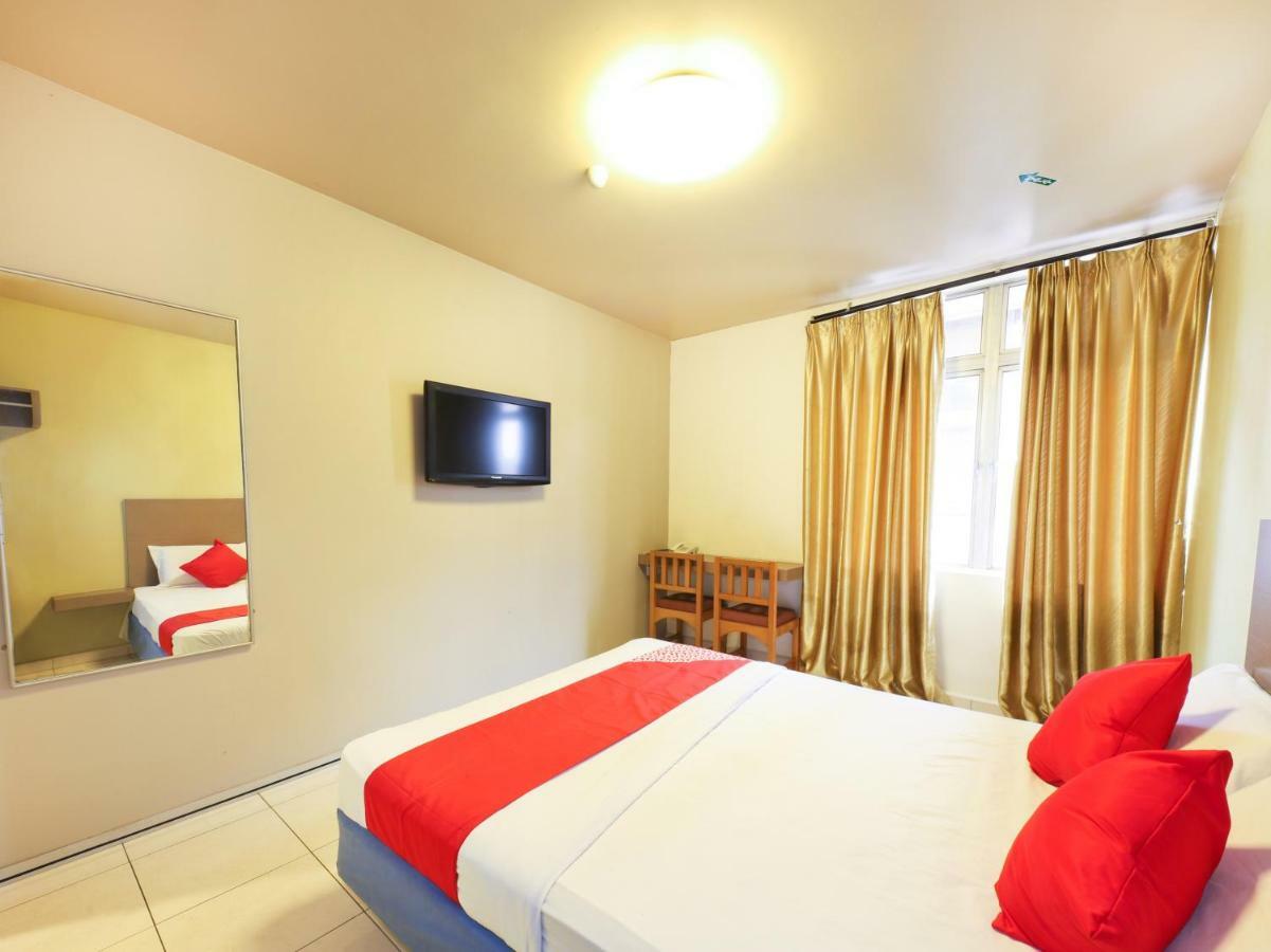 Oyo 434 Marbella Hotel Johor Bahru Buitenkant foto
